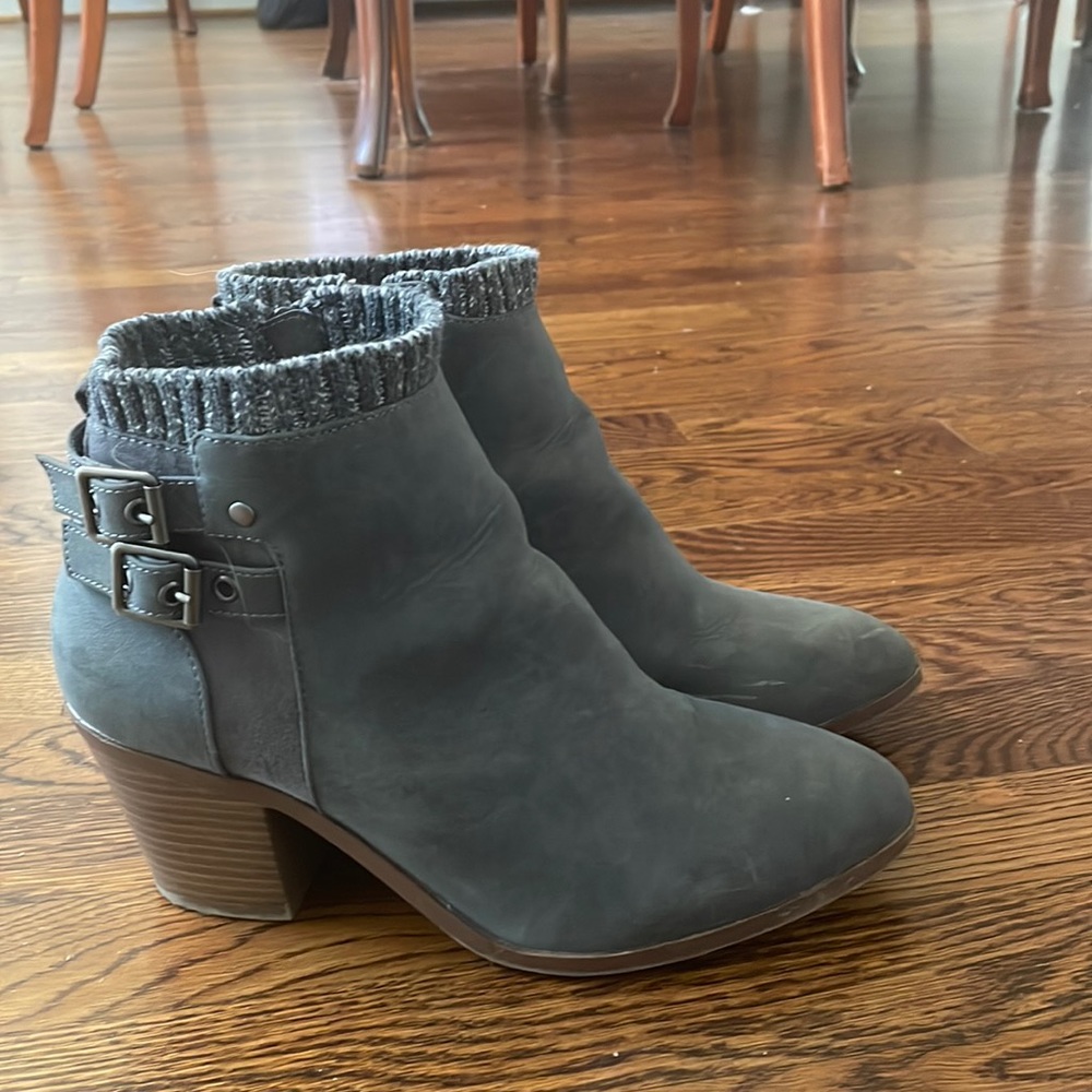 A blue low ankle bootie.